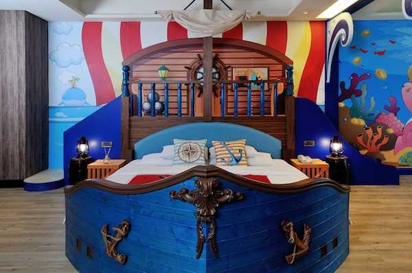 Кровать в форме корабля