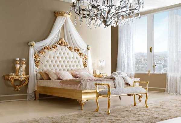 Кровать классическая из Италии