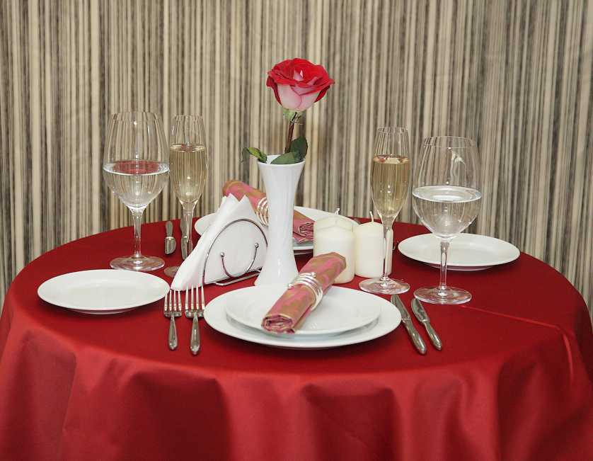 Идеи украшения стола на 14 февраля, особенности сервировки 11 - ДиванеТТо