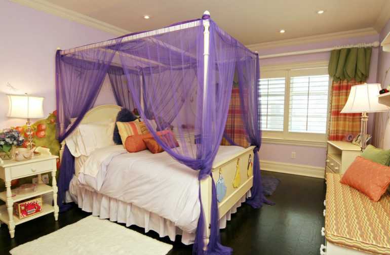 Интерьер спален с кроватью с балдахином