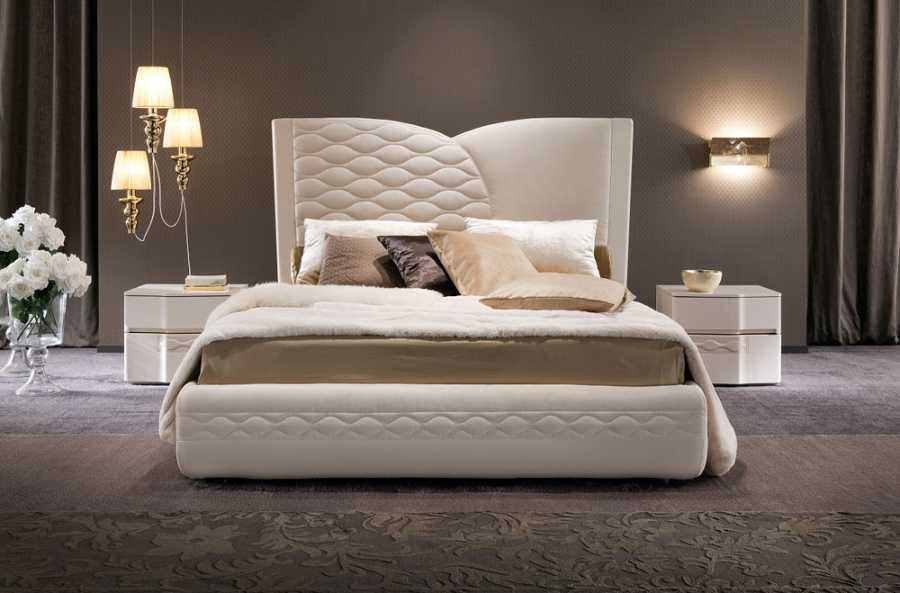Белая современная кровать