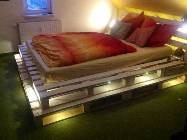 Кровать из досок своими руками с подсветкой
