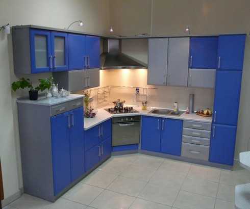 Синие угловые кухни