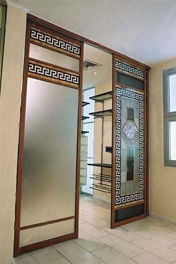 Оригинальные двери гардероба