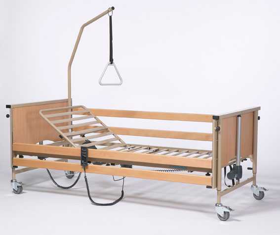 Кровати для инвалидов из дерева и металла