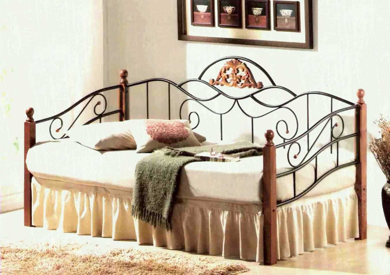 Полуторная кровать со спинкой