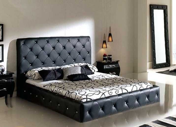 Стеганые красивые кровати двуспальные