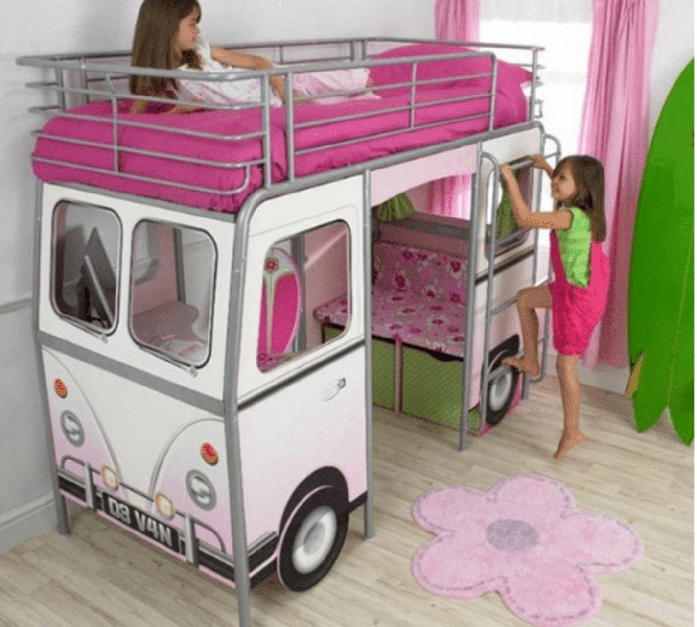 Бело-розовая кровать для двоих детей
