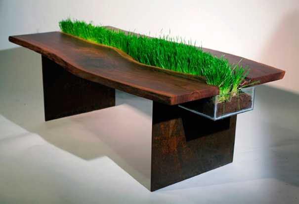Зеленый стол от дизайнера