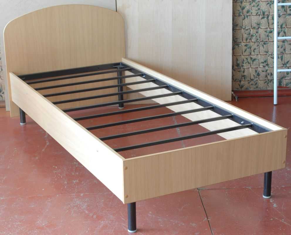 Кровать ЛДСП на металлокаркасе для одного человека