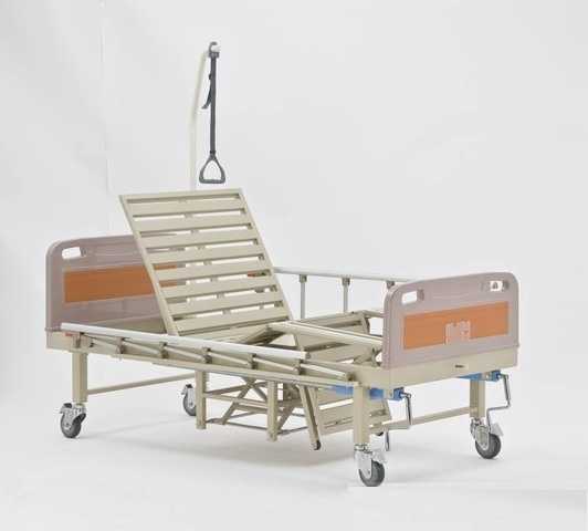 Трехсекционная кровать-кресло с туалетным устройством