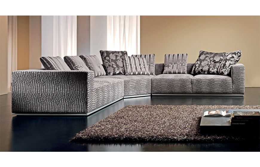 Мягкий современный диван