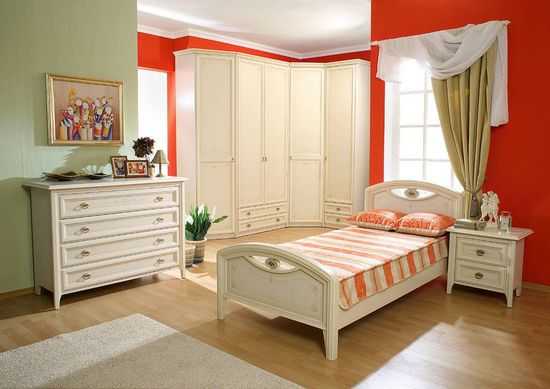 Дизайн углового шкафа в спальне