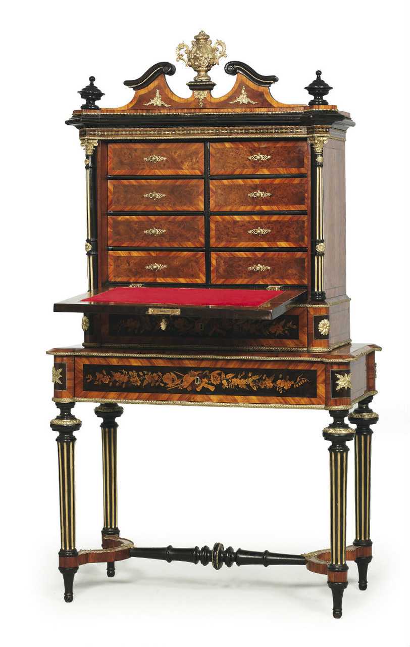 Антикварная мебель периода рококо