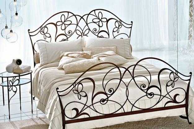 Красивая современная кровать для спальни