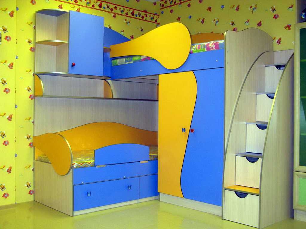 Яркие цвета мебели для ребенка