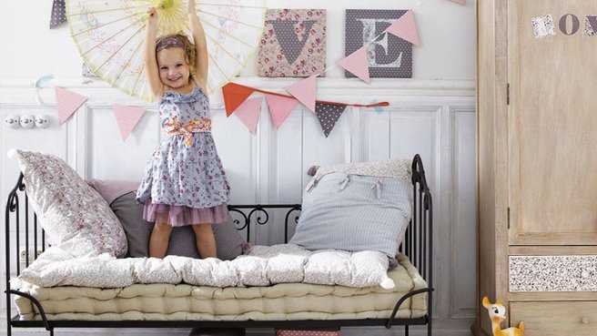 Стильная кровать для ребенка с прочным каркасом