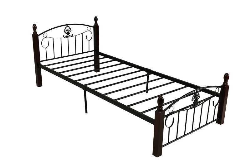 Металлическая кровать в интерьере