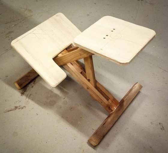 Показания к использованию коленного стула, его разновидности 79 - ДиванеТТо