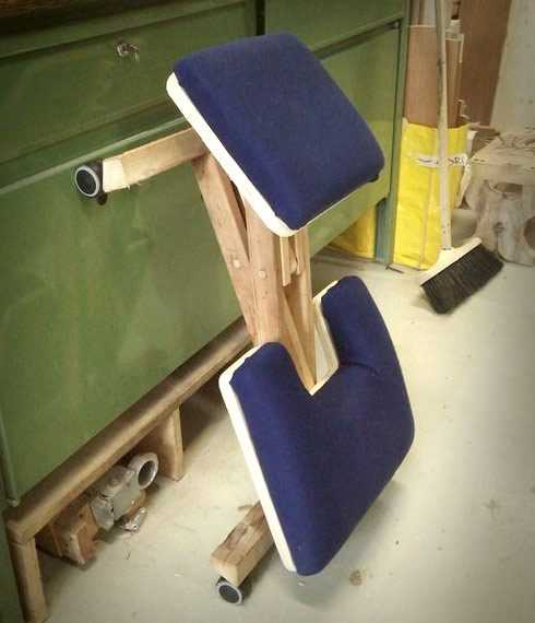 Показания к использованию коленного стула, его разновидности 87 - ДиванеТТо