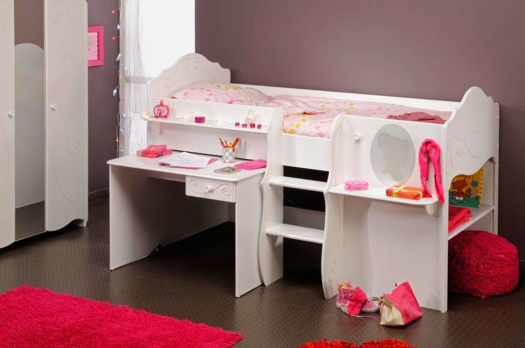 Кровать-чердак для девочек с выдвижным столом
