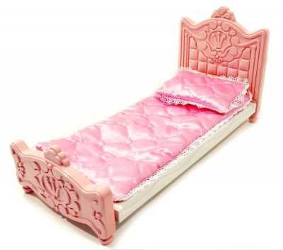 Кровать с бельем