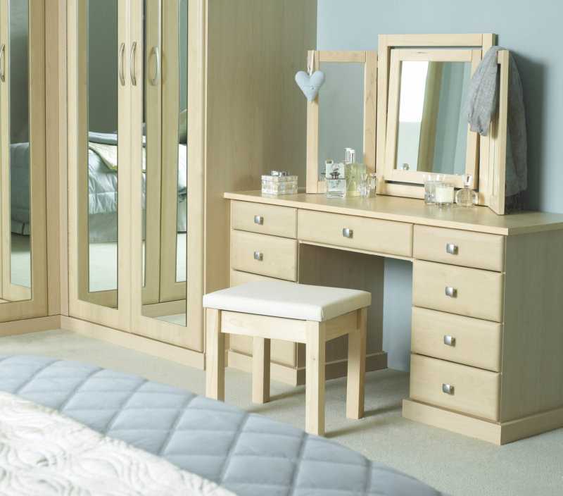 Популярные модели трюмо с зеркалом в спальню, их преимущества 97 - ДиванеТТо
