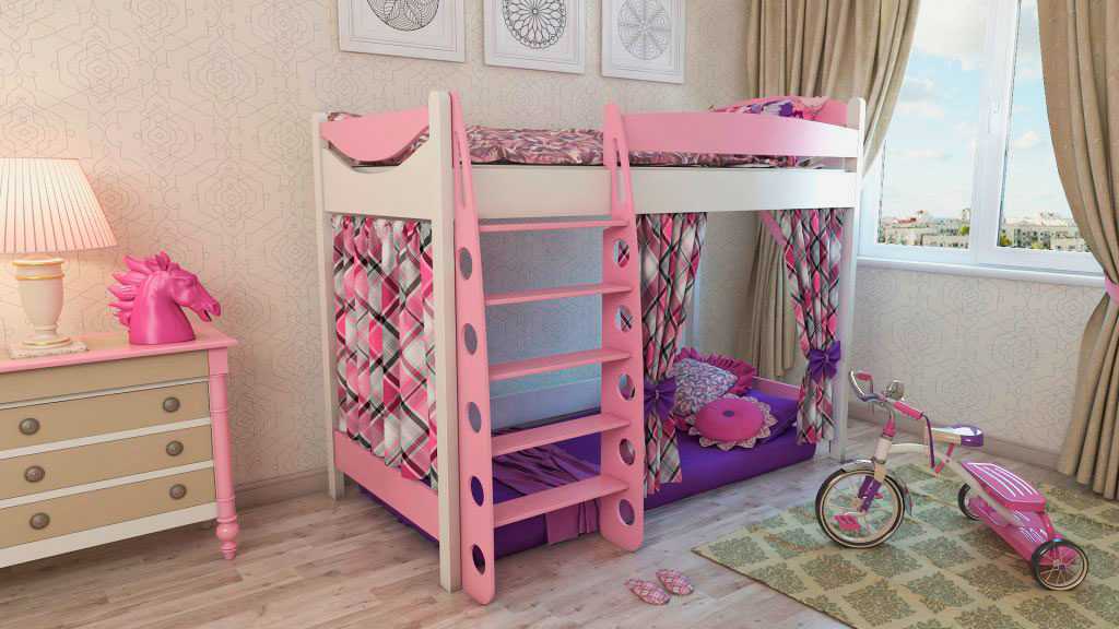 Розовая двухъярусная кровать с лестницей