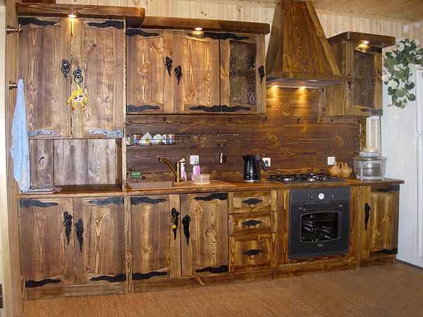 Стильная деревянная мебель для кухни