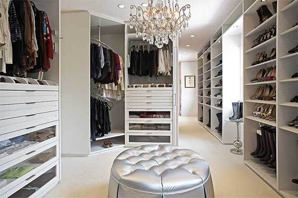 Шикарный дизайн современной гардеробной комнаты