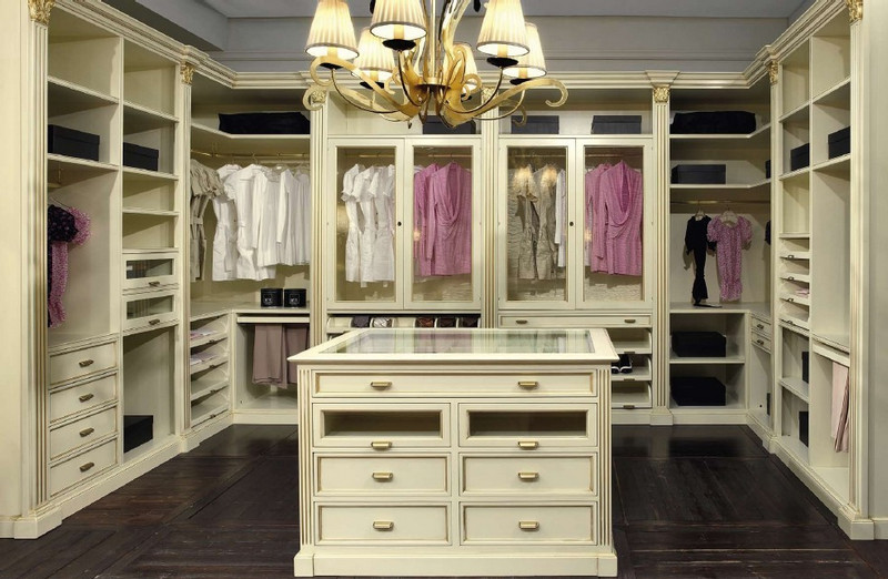 Изысканный вариант дизайна гардеробной комнаты