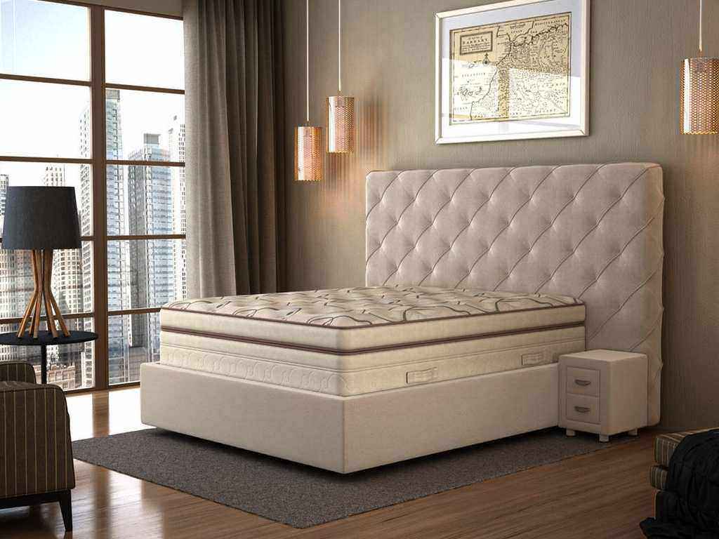 Белая высокая шикарная кровать
