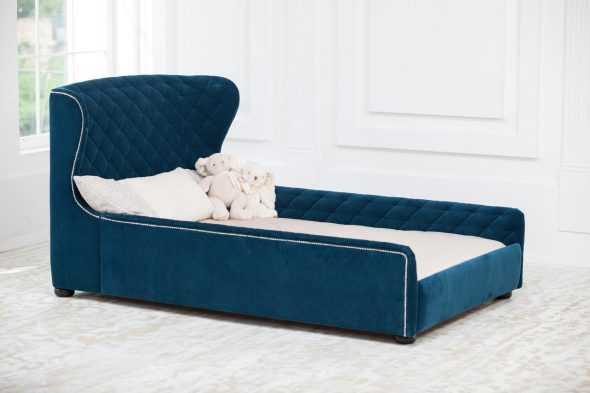 Мебель с мягким синим изгловьем