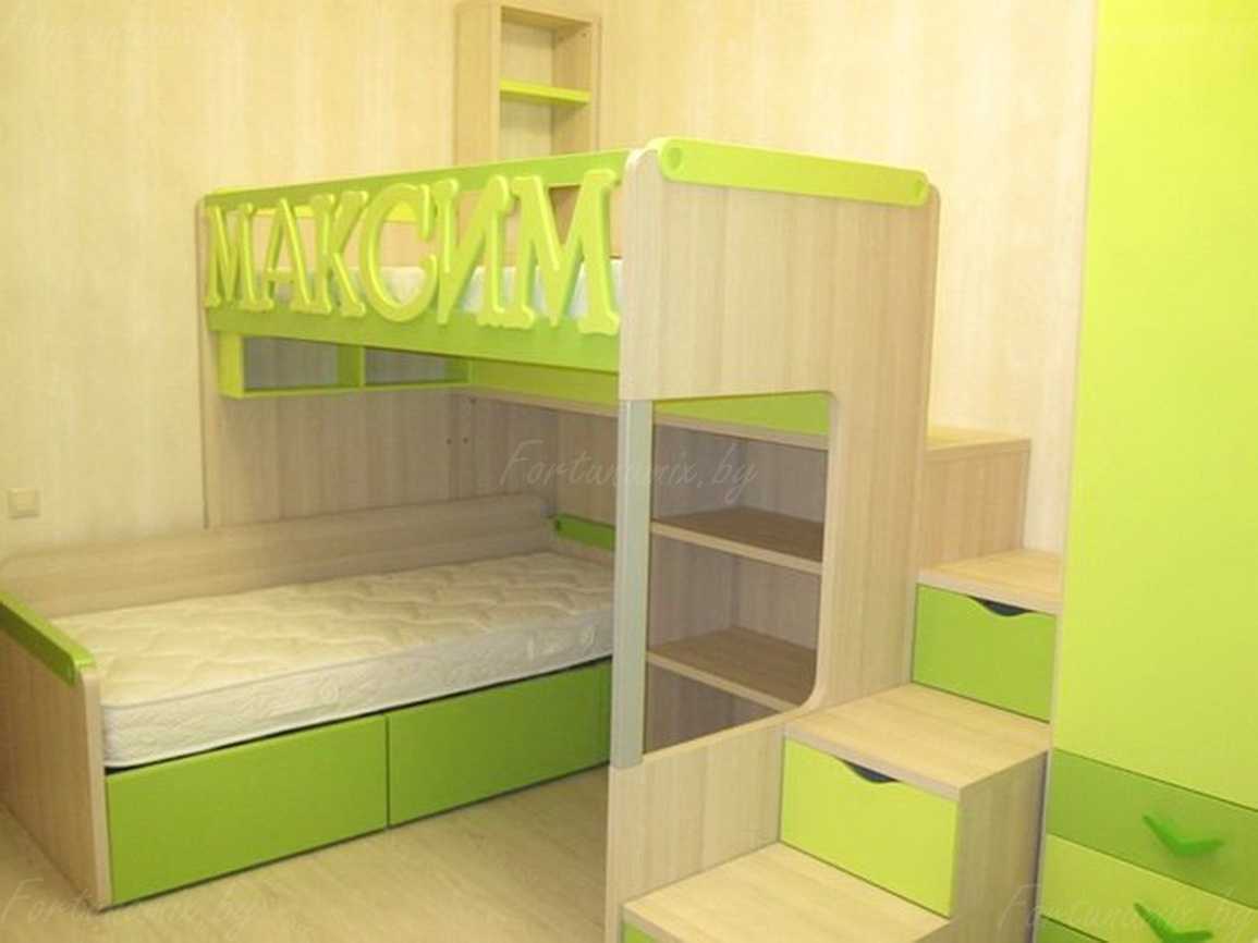 Именная кровать зеленого цвета