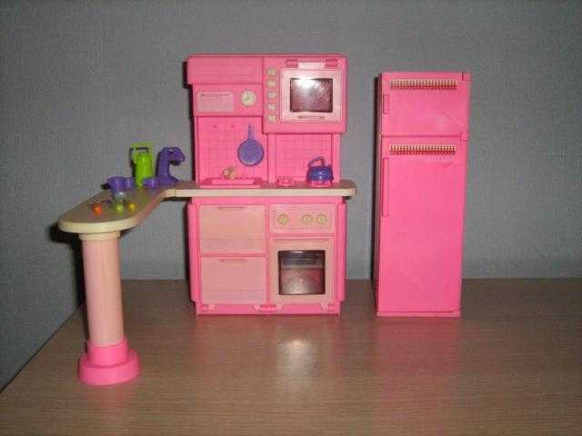 Кухонная розовая мебель для куклы