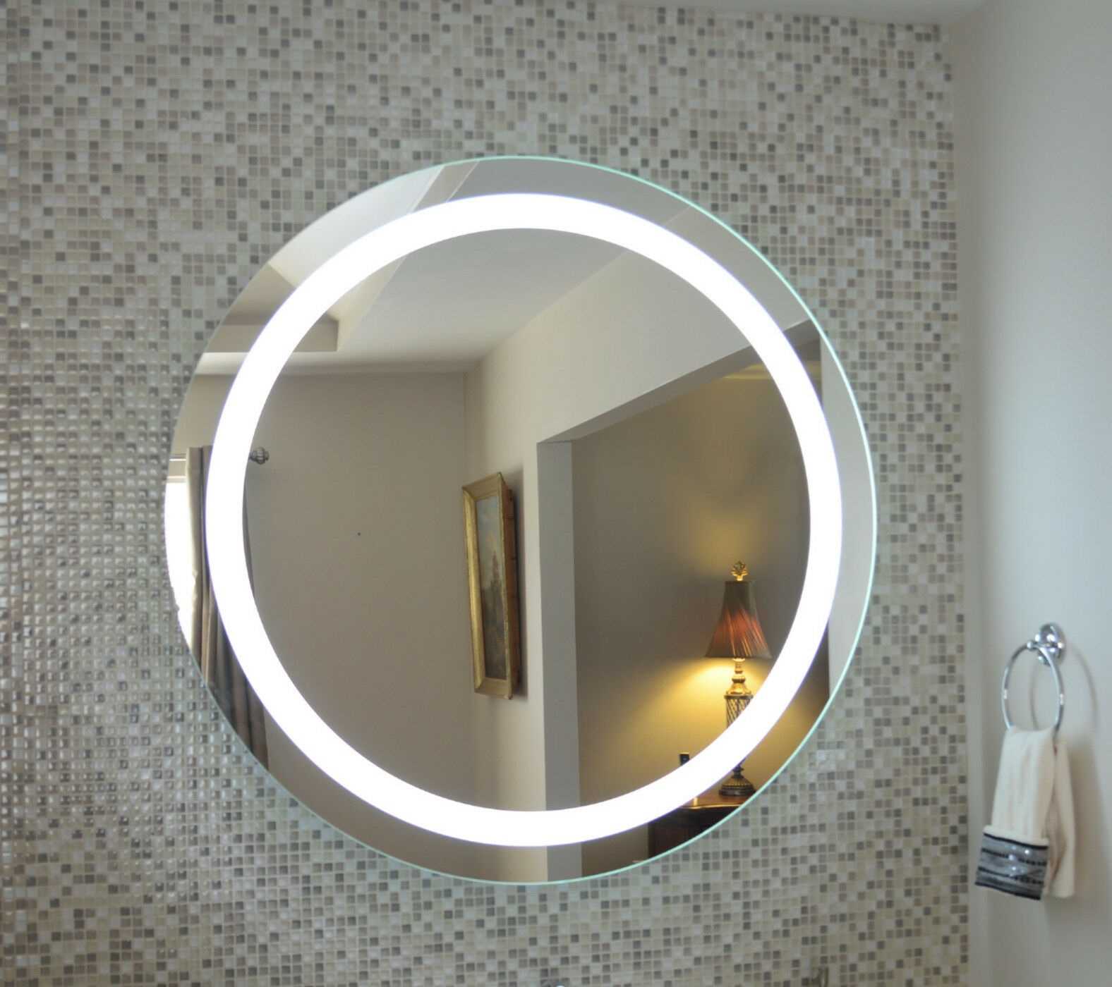 Разновидности зеркал с лампочками, причины популярности у женщин 27 - ДиванеТТо