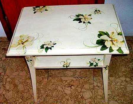 Декупаж мебели салфетками своими руками: декорирование стола, старого шкафа