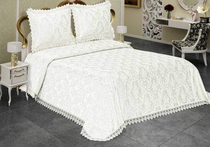 Стоит ли использовать белый текстиль в спальне