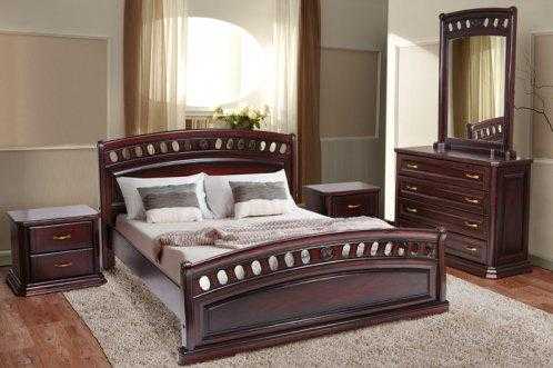 Кровать из натуральной древесины