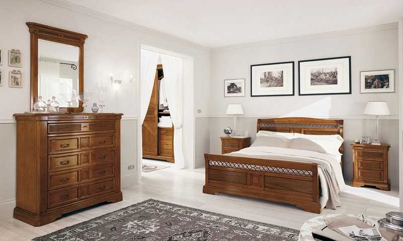 Классическая мебель для спальни из массива дерева