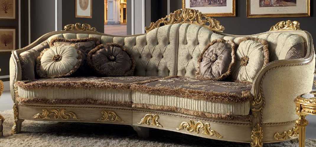 Большой красивый диван