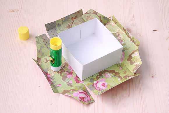 Сборная бумажная модель Подарочная коробочка / Gift box