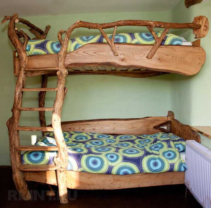 Подиум в детской комнате с выдвижными кроватями для двоих детей: идеи дизайна | Дизайн и Фото