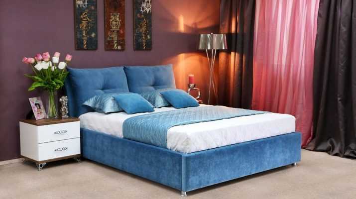 Мягкая мебель в синем цвете