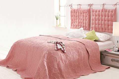 Покрывало на кровать для спальни розового цвета
