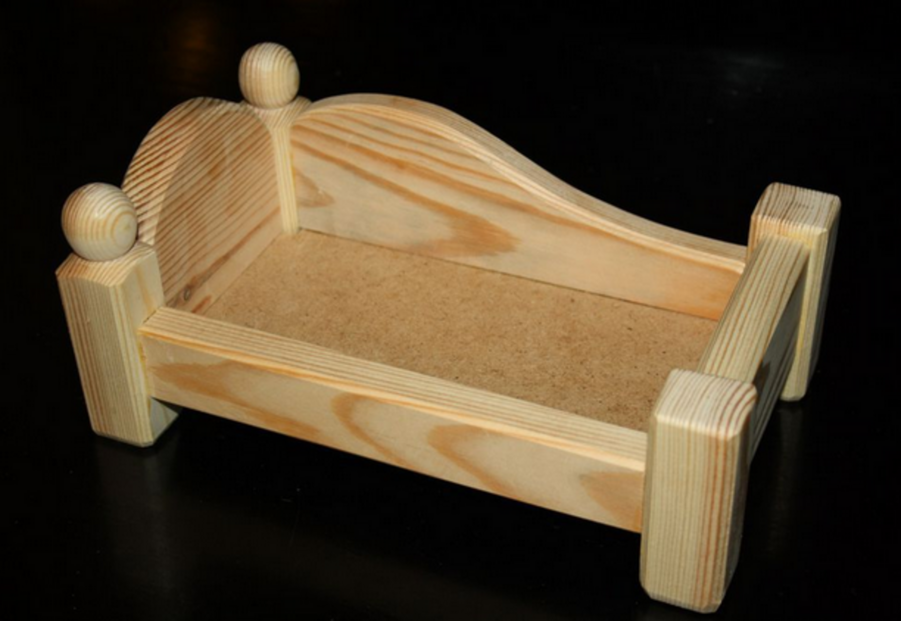 Деревянная детская кроватка для игр