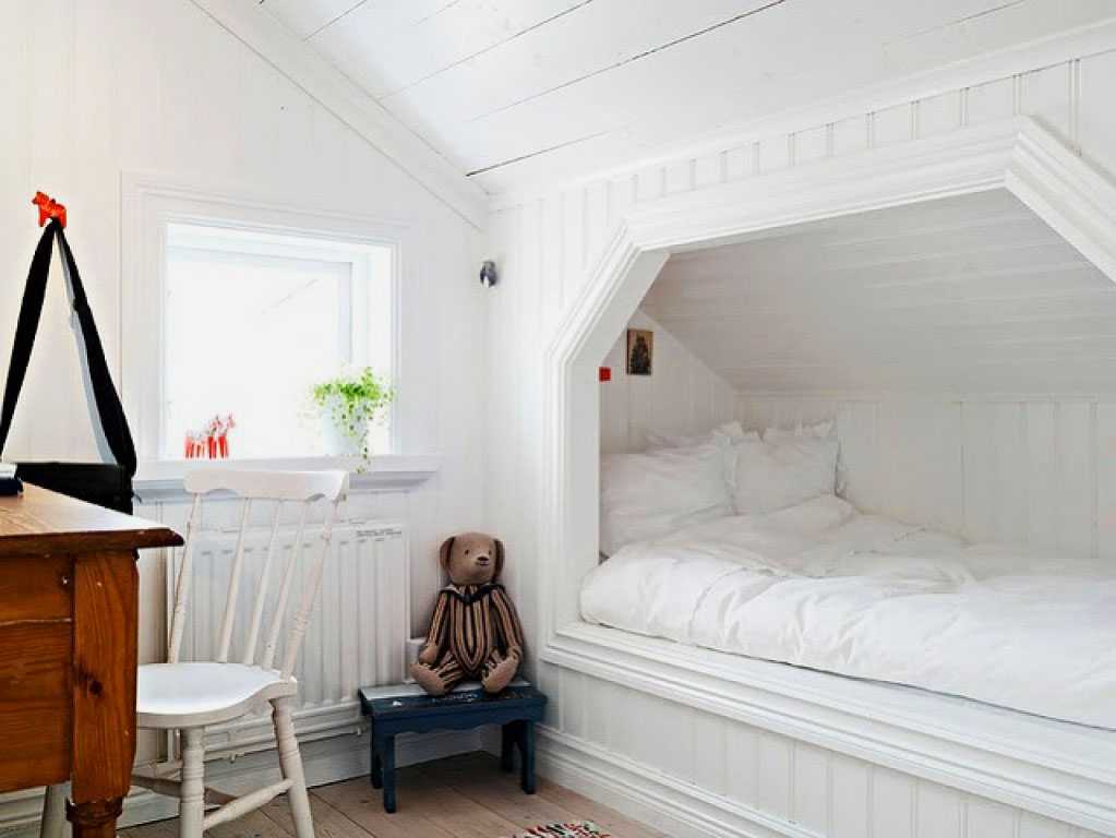 Пример детской комнаты со встроенной в нише кроватью