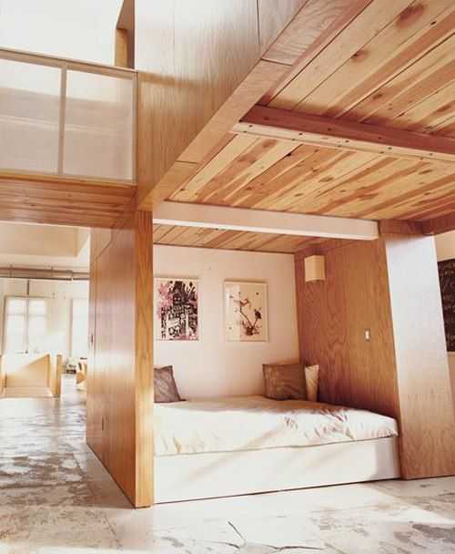 Применение дерева в интерьере современной спальни