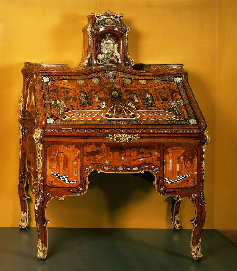 Старинная мебель с росписью