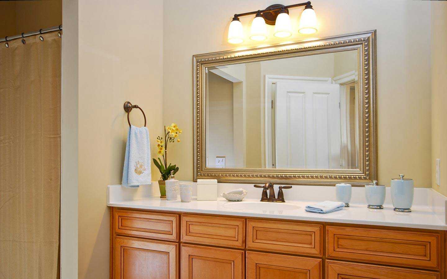 Виды подсветки для зеркала в ванной, варианты установки и подключения 21 - ДиванеТТо